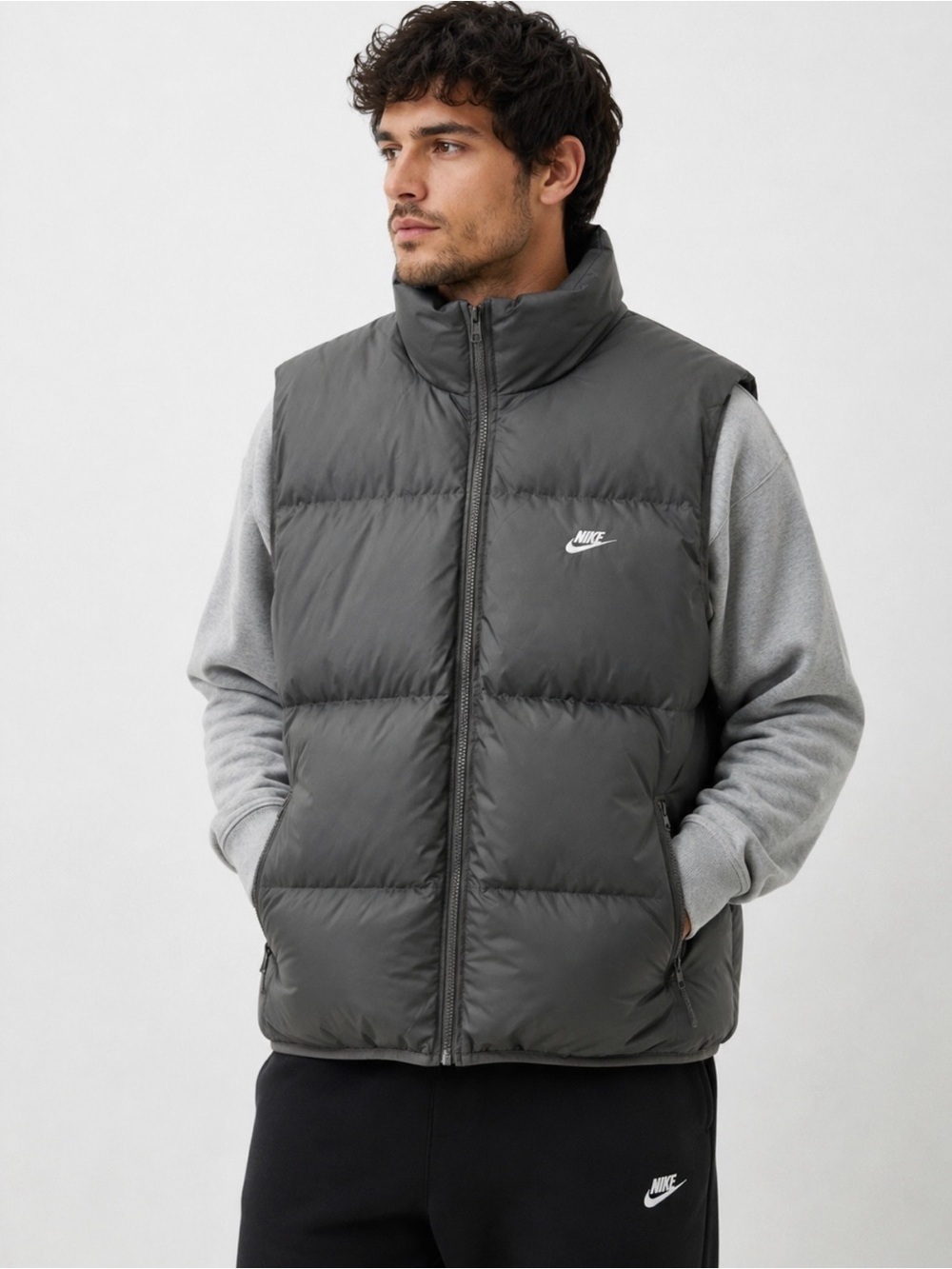 Nike Sportswear Club
Men's Therma-FIT Down Puffer Vest Size L NWT